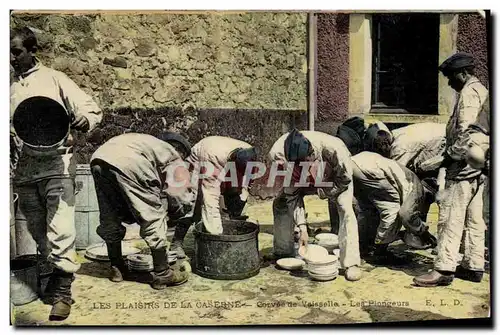 Ansichtskarte AK Cuisine Les plaisirs de la caserne Corvee de vaisselle Les plongeurs