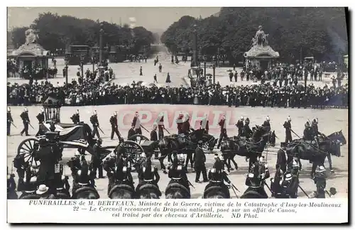 Cartes postales Funerailles de M Berteaux Ministre de la Guerre victime de la catastrophe d&#39Issy les Moulinea