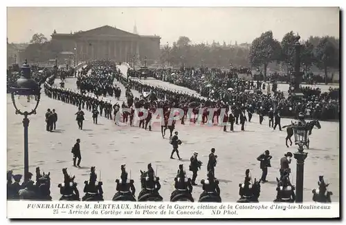 Cartes postales Funerailles de M Berteaux Ministre de la guerre victime de la catastrophe d&#39Issy les Moulinea