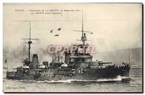 Cartes postales Bateau Catastrophe du Liberte Le Liberte avant l&#39explosion