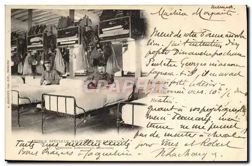 Cartes postales Ecole speciale militaire de Saint Cyr Chambre Inkermann (anciens) Militaria