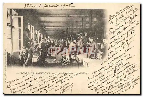 Cartes postales Ecole de Saint Cyr Une chambre Un defilage Militaria