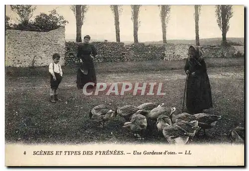 Ansichtskarte AK Oiseaux Pyrenees Une gardeuse d&#39oies Folklore