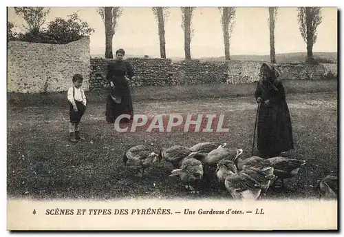 Ansichtskarte AK Oiseaux Pyrenees Une gardeuse d'oies Folklore