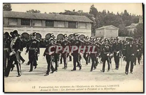 Cartes postales Bateau Funerailles des victimes de l&#39explosion du cuirasse Liberte Arsenal de terre les amira