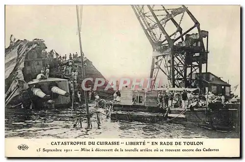 Ansichtskarte AK Bateau Catastrophe du Liberte en rade de Toulon Mise a decouvert de la tourelle arriere ou se tr