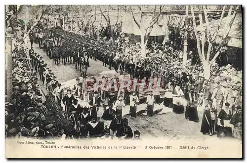 Cartes postales Toulon Funerailles des victimes de la Liberte Defile du clerge