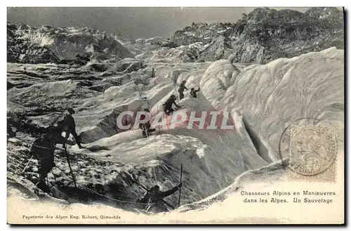 Cartes postales Militaria Chasseurs Alpins en manoeuvres dans les Alpes Un sauvetage