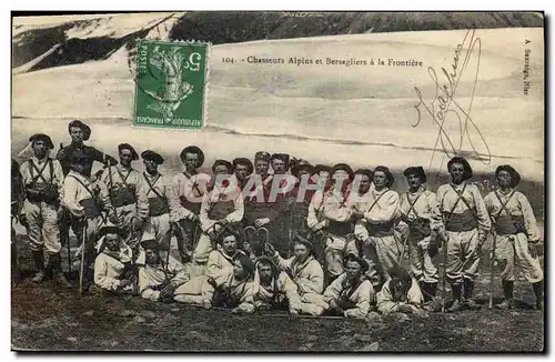 Ansichtskarte AK Militaria Chasseurs Alpins et Bersagliers a la frontiere