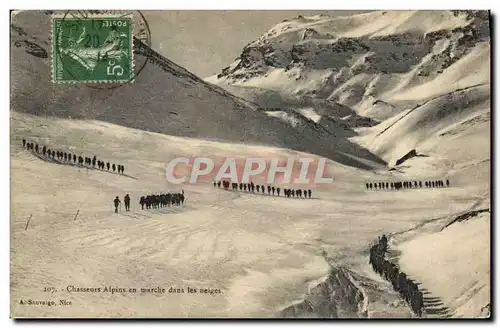 Cartes postales Militaria Chasseurs Alpins en marche dans les neiges