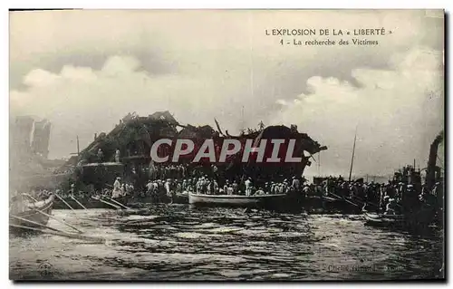 Cartes postales Bateau L'explosion de la Liberte La recherche des victimes