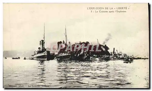 Cartes postales Bateau L'explosion de la Liberte Le cuirasse apres l'explosion