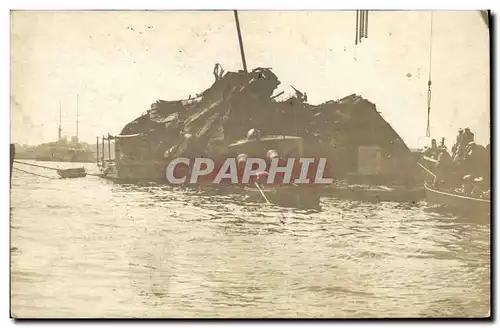 CARTE PHOTO Bateau Cuirasse Explosion