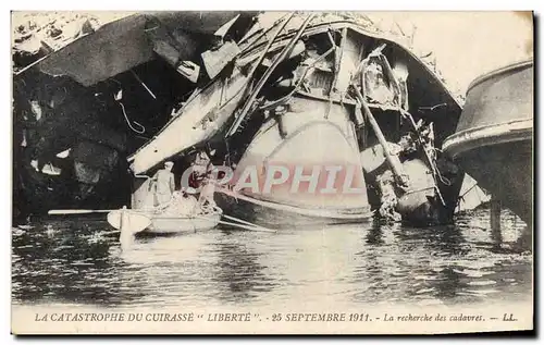 Cartes postales Bateau La catastrophe du Liberte La recherche des cadavres