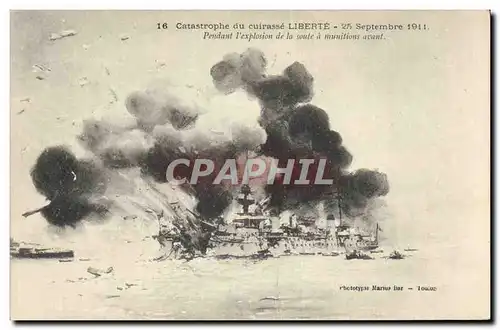 Cartes postales Bateau La catastrophe du Liberte Pendant l&#39explosion de la soute a munitions avant
