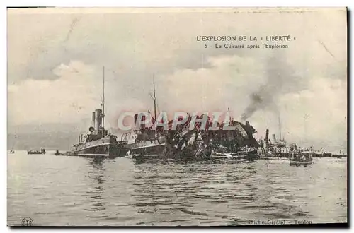 Ansichtskarte AK Bateau L&#39explosion de la Liberte Le cuirasse apres l&#39explosion