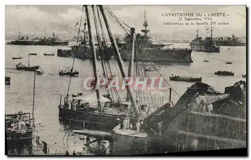 Cartes postales Bateau Catastrophe du Liberte Deblaiement de la tourelle
