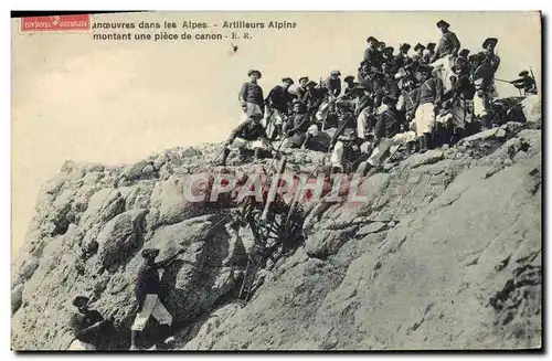 Ansichtskarte AK Militaria Chasseurs Alpins Manoeuvres dans les Alpes Artilleurs alpins montant une piece de cano