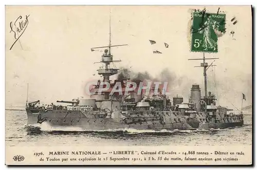 Cartes postales Bateau Liberte Cuirasse d&#39escadre Detruit en rade de Toulon