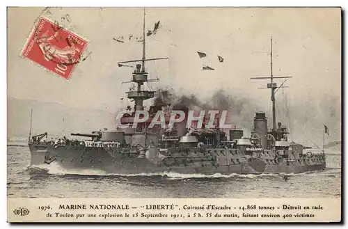Cartes postales Bateau Liberte Cuirasse d'escadre Detruit en rade de toulon