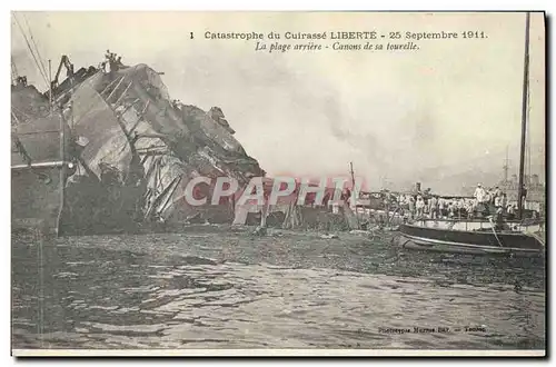 Cartes postales Bateau Catastrophe du Cuirasse Liberte La plage arriere Canons de sa tourelle