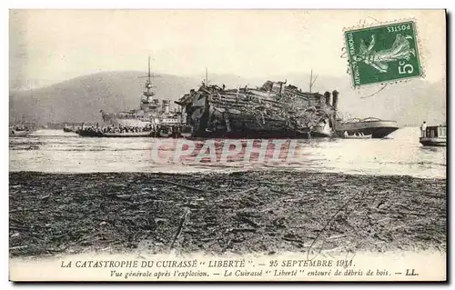 Cartes postales Bateau Catastrophe du cuirasse Liberte Vue generale apres l&#39explosion le cuirasse Liberte ent