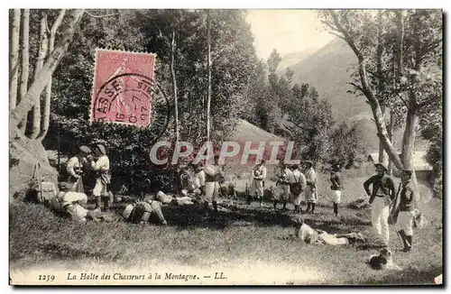 Ansichtskarte AK Militaria Chasseurs Alpins La halte des chasseurs a la montagne