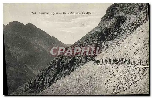 Cartes postales Militaria Chasseurs Alpins Un sentier dans les Alpes