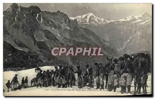 Ansichtskarte AK Militaria Chasseurs Alpins Traversee d&#39un col des Alpes par l&#39artillerie de montagne