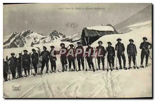 Ansichtskarte AK Militaria Chasseurs Alpins Dans les Alpes Skieurs militaires