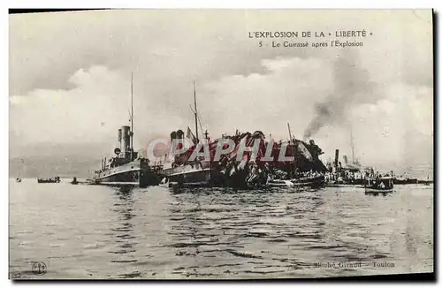 Ansichtskarte AK Bateau L&#39explosion de la Liberte Le cuirasse apres l&#39explosion