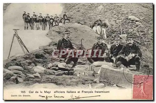 Ansichtskarte AK Militaria Chasseurs alpins Col de la Mayt Officiers italiens et Francais fraternisant