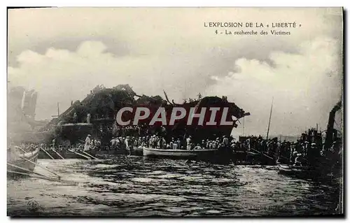 Cartes postales Bateau Explosion de la Liberte La recherche des victimes