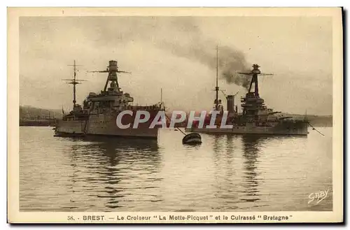 Ansichtskarte AK Bateau Brest La croiseur La Motte Picquet et le cuirasse Bretagne