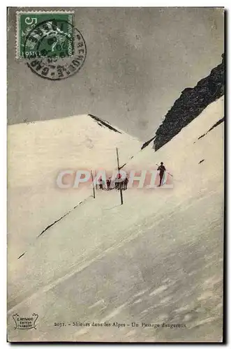 Cartes postales Militaria Chasseurs Alpins Skieurs dans les Alpes Un passage dangereux