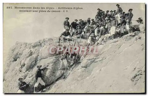 Cartes postales Militaria Chasseurs Alpins Manoeuvres dans les Alpes Artilleurs alpins montant une piece de cano