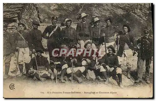 Cartes postales Militaria Chasseurs Alpins A la frontiere franco italienne Bersagliers et Chasseurs Alpins