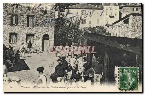 Cartes postales Militaria Chasseurs Alpins Au cantonnement pendant la soupe