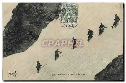 Ansichtskarte AK Militaria Chasseurs Alpins A la corde Escalade