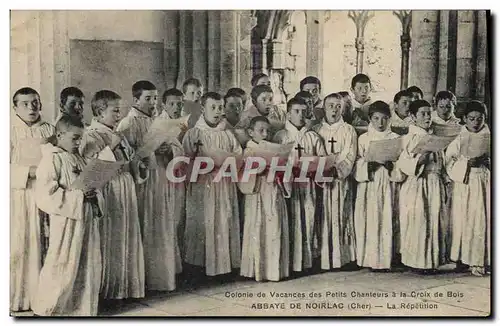 Ansichtskarte AK Colonie de vacances des Petits Chanteurs a la Croix de Bois Abbaye de Noirlac La repetition