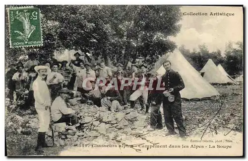 Ansichtskarte AK Militaria Chasseurs Alpins Campement dans les Alpes La soupe