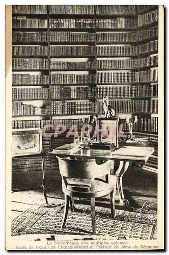 Cartes postales Bibliotheque aux multiples volumes Table de travail de Chateaubriand et portrait de Mme de Recam