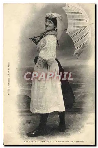 Ansichtskarte AK Folklore Les Sables d&#39Olonne La promenade sur le remblai