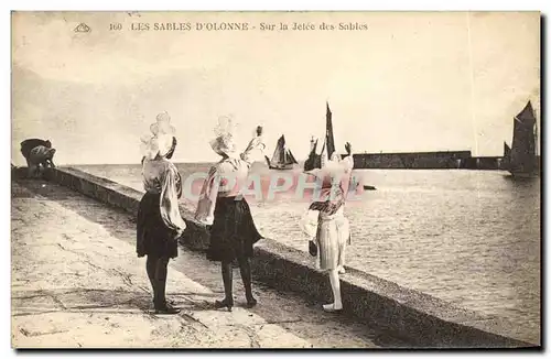 Ansichtskarte AK Folklore Les Sables d&#39Olonne Sur la jetee des sables