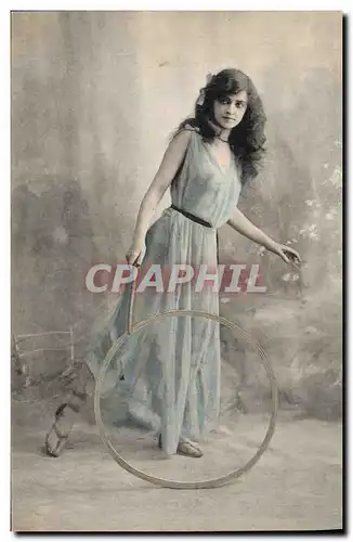 Cartes postales Femme Cerceau