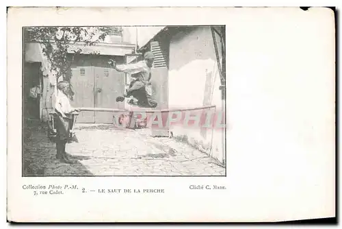 Cartes postales Enfants Le saut de la perche