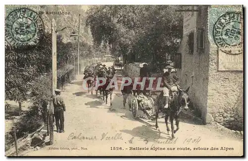 Cartes postales Militaria Chasseurs Alpins Batterie alpine sur route retour des Alpes Ane Mule