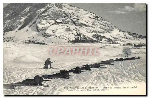 Ansichtskarte AK Militaria Chasseurs Alpins Ecole de ski de Briancon Ligne de skieurs tirant couche