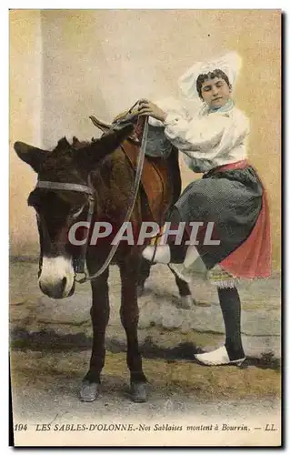 Ansichtskarte AK Folklore Les Sables d&#39Olonne Nos Sablaises montent a bourrin Cheval Mule Ane