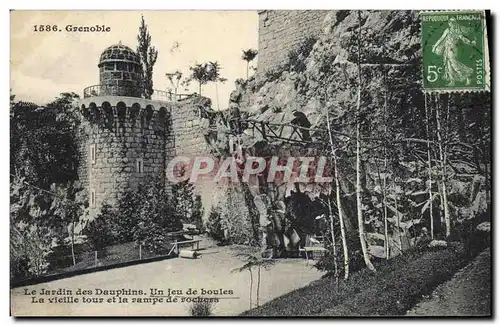 Cartes postales Petanque Grenoble Le jardin des Dauphins Un jeu de boules La vieille tour et la rampe de rochers